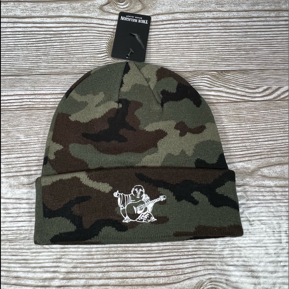 NWT True Religion Adult Buddha Embroidered Cuff Beanie in Camo